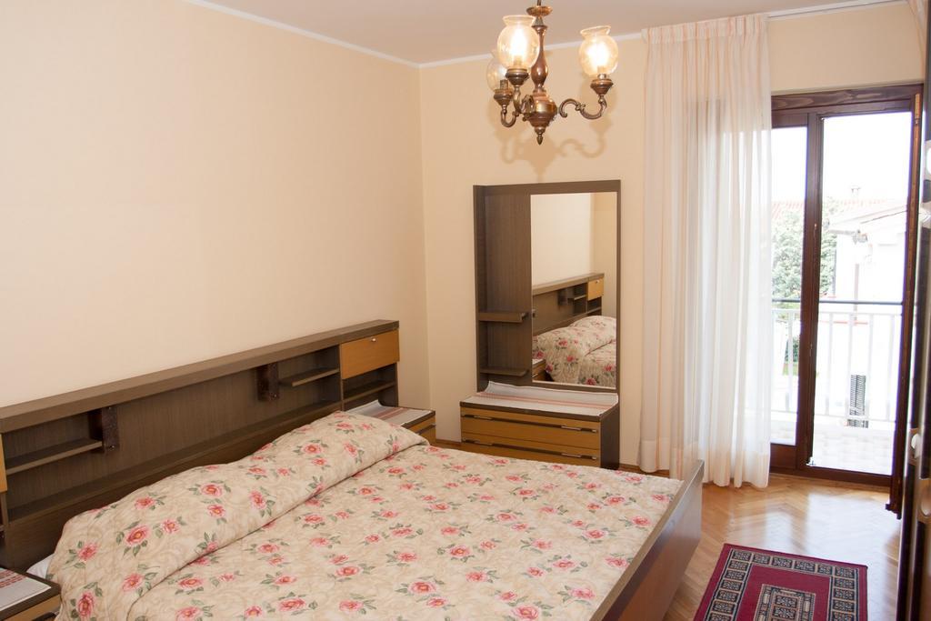 Apartments Silvia Porec Esterno foto